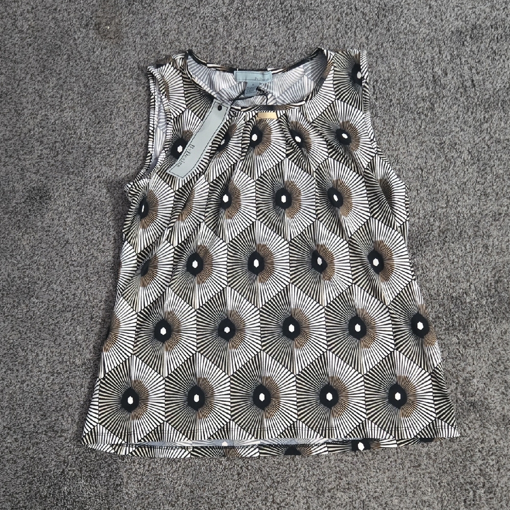 Elegant Women's Geometric Patterned Blouse